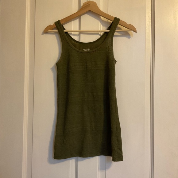 Mossimo tank top - Picture 4 of 7
